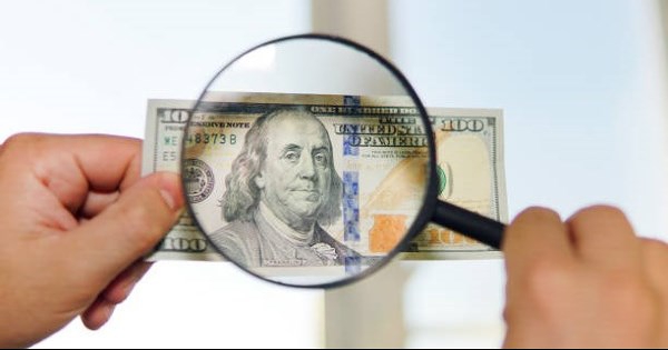 Dòng tiền đang rời khỏi Mỹ để săn tìm cổ phiếu giá rẻ trên toàn cầu