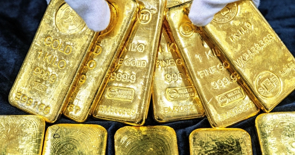 Giá vàng thế giới lao dốc khi Mỹ-Iran nhất trí về 'nguyên tắc định hướng' cho thỏa thuận tiềm năng