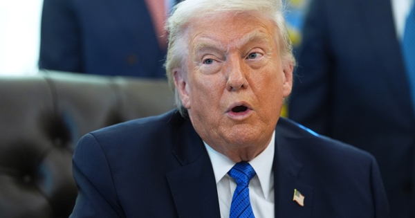 Tổng thống Mỹ tiếp tục nâng mức thuế toàn cầu lên 15%