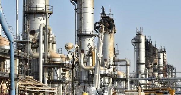 Trung tâm trung chuyển dầu mỏ quan trọng của UAE tạm ngừng hoạt động