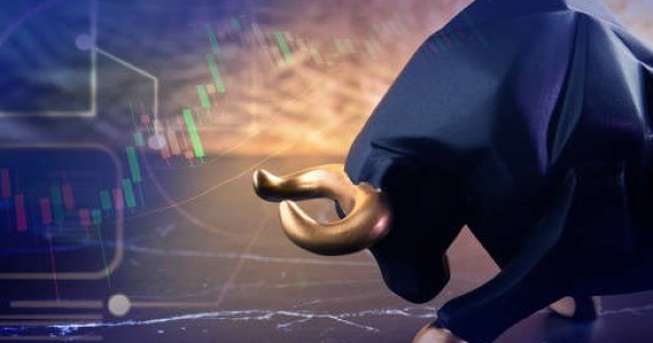 Nhóm dầu khí tăng trần giữa lúc VN-Index 'hụt hơi' cuối phiên