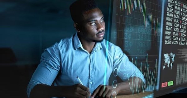 Khối ngoại bán ròng gần 1.850 tỷ đồng phiên đỏ lửa