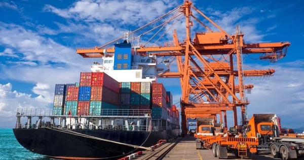 Xuất nhập khẩu trong hai tháng đầu năm tăng 22%, nhập siêu gần 3 tỷ USD