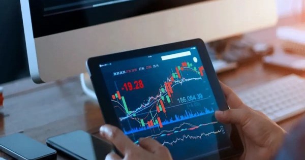 Khối ngoại bán ròng hơn 1.200 tỷ đồng một cổ phiếu bất động sản