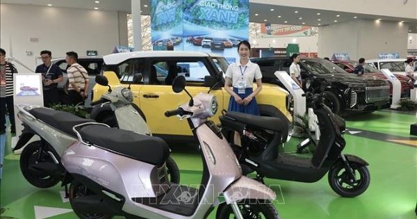 Thị trường xe máy điện bứt tốc, xe máy xăng vẫn giữ đà tăng