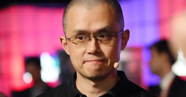 Khẩu chiến 1 tỷ USD giữa 2 'ông trùm' tiền số: Ngành crypto dậy sóng suốt 24 giờ