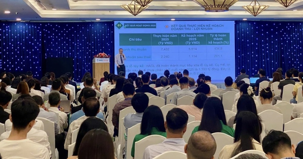 [Live] ĐHĐCĐ HAGL: Bầu Đức tặng cổ đông chuối, xúc xích khi tham dự, ước lợi nhuận quý I khoảng 1.280 tỷ đồng