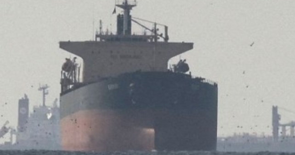 Iran sẽ thu phí qua eo biển Hormuz bằng Nhân dân tệ và stablecoin