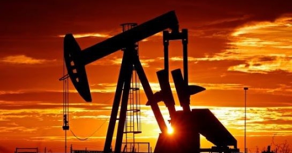 Giá dầu giảm, Trung Quốc tìm mua hàng từ Iran