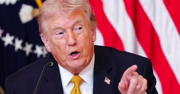 Ông Trump hoãn tấn công hạ tầng năng lượng Iran trong hai tuần