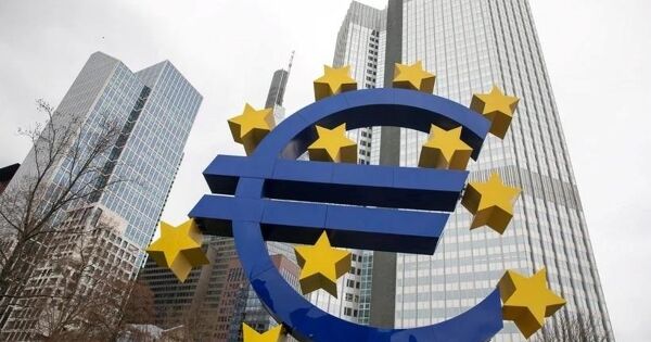 ECB thận trọng trước khi cắt giảm thêm lãi suất