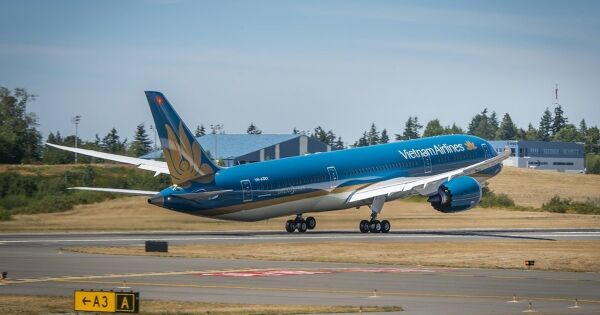Đưa ‘siêu máy bay’ vào khai thác, Vietnam Airlines tiếp lửa cho đội tuyển Việt Nam tại ASEAN CUP