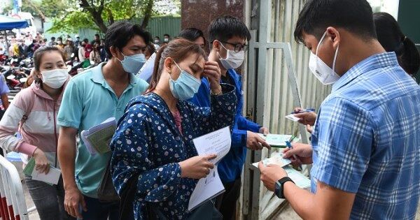 Số người rút bảo hiểm xã hội một lần ở TP HCM giảm mạnh