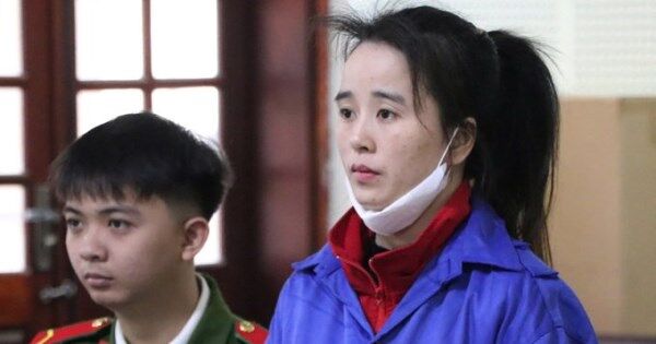 Nữ nhân viên 'rút ruột' tiền của cửa hàng để đánh bạc