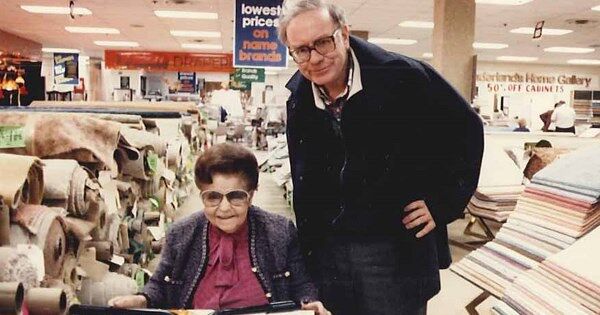 Nữ doanh nhân Warren Buffett hết lời khen ngợi: Đến CEO nhóm Fortune 500 cũng khó bì kịp