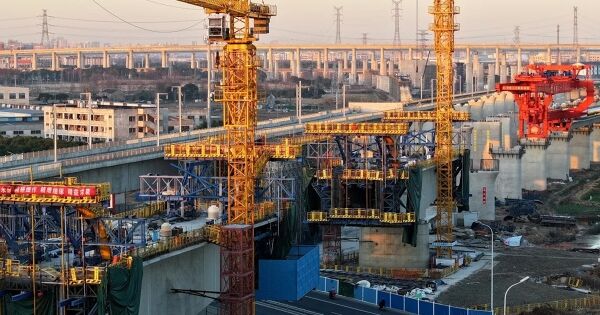 Trung Quốc đạt mục tiêu tăng trưởng GDP 2024 nhưng vẫn còn nỗi lo bên dưới những con số