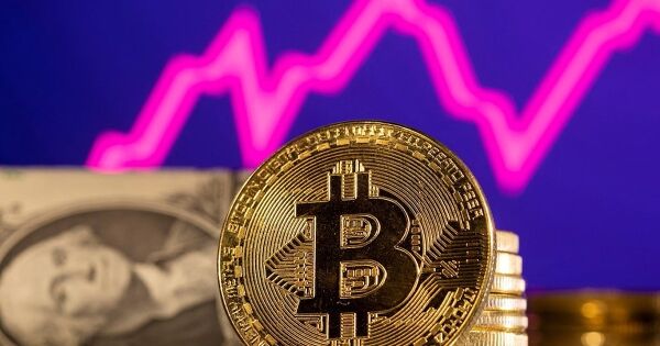 Bitcoin trở lại ngưỡng 100.000 USD
