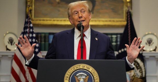 Ông Trump cân nhắc áp thuế quan 10% với Trung Quốc ngay ngày 1/2
