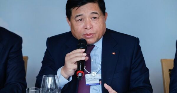 Bộ trưởng Bộ KH&ĐT kêu gọi đầu tư vào hạ tầng số, năng lượng xanh tại WEF