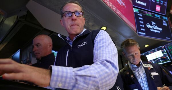 S&P 500 lập kỷ lục sau khi ông Trump tuyên bố động thái mới với Fed