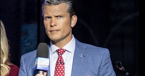Thượng viện Mỹ phê chuẩn MC kênh Fox News làm Bộ trưởng Quốc phòng