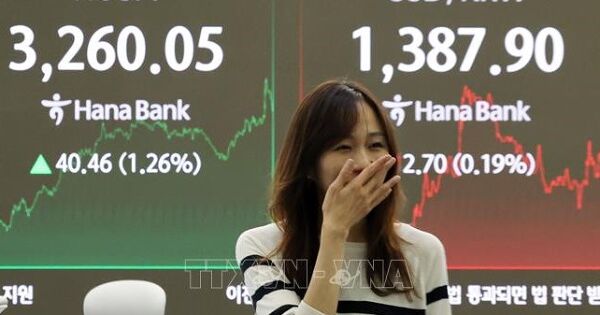 Chứng khoán châu Á biến động trái chiều khi Chính phủ Mỹ đóng cửa