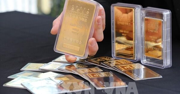 Các ngân hàng trung ương vẫn mua thêm vàng bất chấp giá leo cao kỷ lục