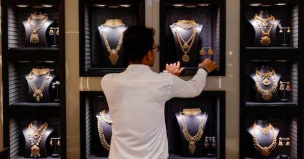 Giá vàng hôm nay 17/10: Vàng SJC phá mốc 150 triệu đồng/lượng