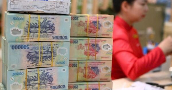 Tiền gửi dân cư đạt kỷ lục gần 7,75 triệu tỷ