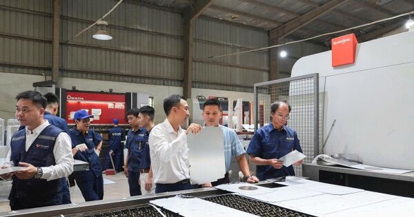 Vinakit công bố sản phẩm tủ bếp Inox CNC 2026 - Bề mặt Inox hiệu ứng lá sen đầu tiên tại Việt Nam