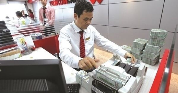 Techcombank muốn giảm tỷ trọng cho vay bất động sản xuống 22% trong 5 năm tới