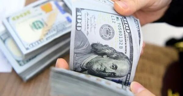 NHNN tiếp tục bán 1,5 tỷ USD kỳ hạn can thiệp tỷ giá