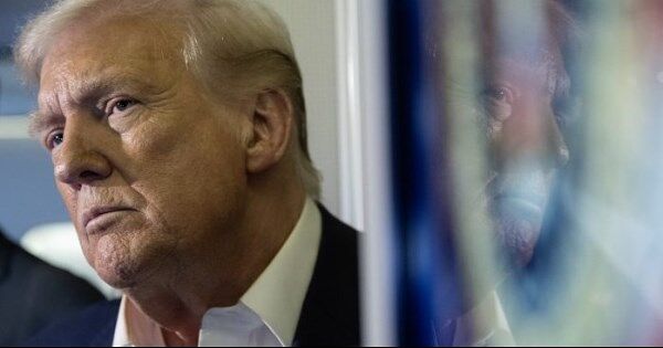 Ông Trump tính giảm thuế cho hàng hóa Trung Quốc, nguyên nhân do đâu?