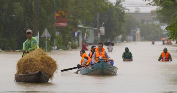 Lũ ở Huế - Đà Nẵng lên trở lại