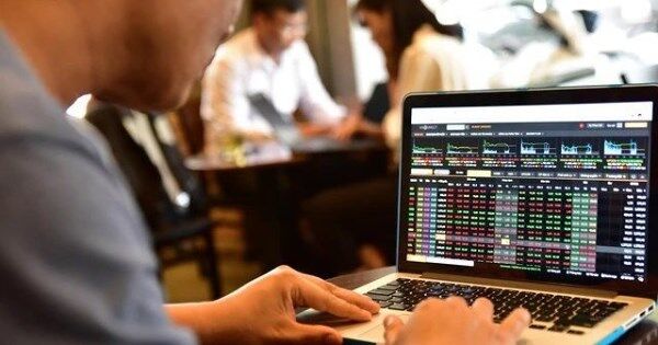 Khối ngoại tiếp đà xả ròng hơn 1.300 tỷ đồng, tâm điểm MWG, STB