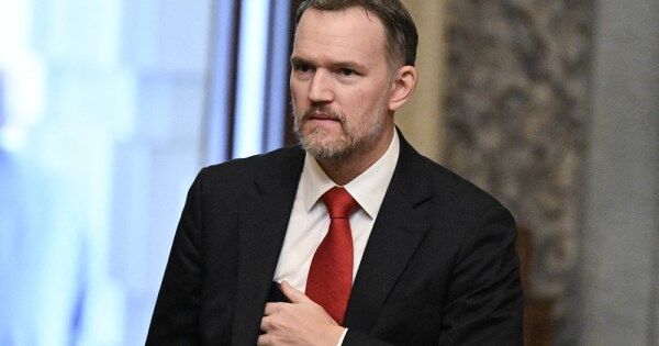 Bất chấp thỏa thuận mới, Nhà Trắng sẽ tiếp tục điều tra thương mại với Trung Quốc