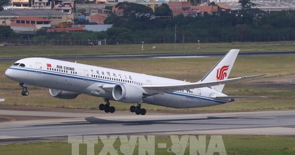 Các hãng hàng không Trung Quốc thông báo hoàn tiền sau khuyến cáo hạn chế du lịch Nhật Bản