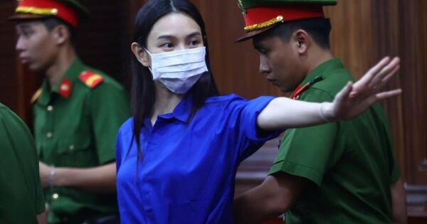 Hoa hậu Thùy Tiên, Hằng Du Mục, Quang Linh Vlogs bị phạt 2 năm tù