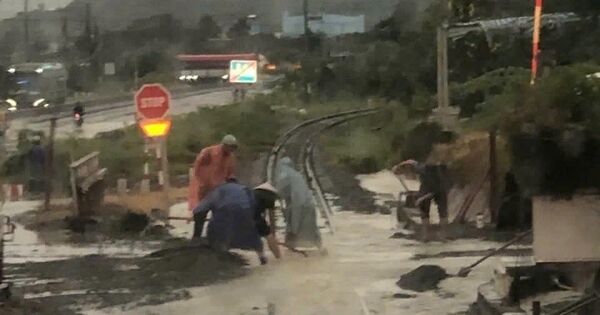 44 tàu khách ngừng chạy, 21.000 vé đã hoàn trả do mưa lũ ở Trung Bộ