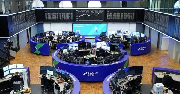 Nhận định thị trường chứng khoán 1/12: Thử thách mốc 1.700 điểm