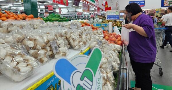 TP HCM đẩy mạnh tiêu thụ hàng 'tick xanh' để giữ giá ổn định dịp cuối năm