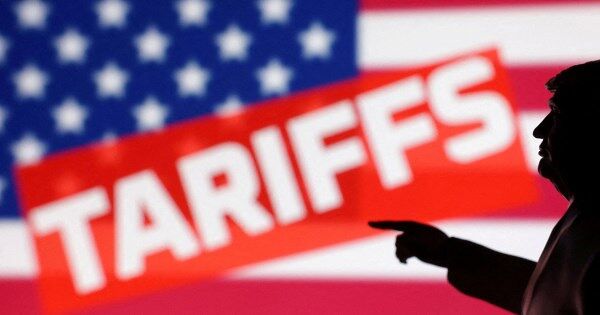 Nếu thuế quan của ông Trump bị hủy bỏ, cổ phiếu và lãi suất sẽ diễn biến ra sao?