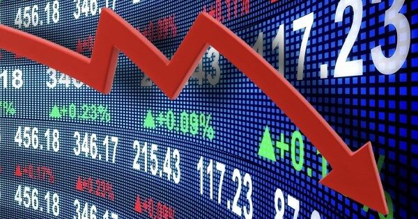 VN-Index rơi về dưới mốc 1.600 điểm, thị trường đỏ lửa