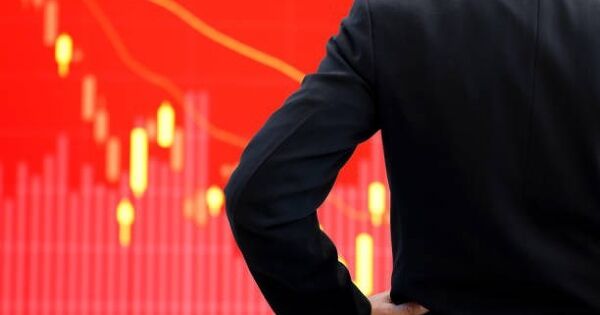 Chứng khoán đỏ lửa: 650 mã giảm, VN-Index lao dốc 52 điểm