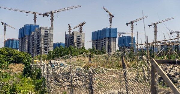 Bất động sản Trung Quốc đối mặt cú sốc mới: Thêm một công ty 'quá lớn để sụp đổ' lâm nguy