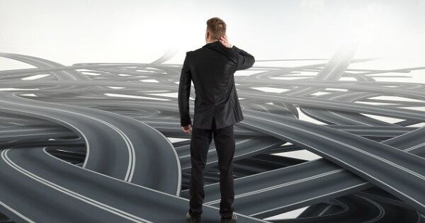 Doanh nghiệp niêm yết trước ngã rẽ thị trường