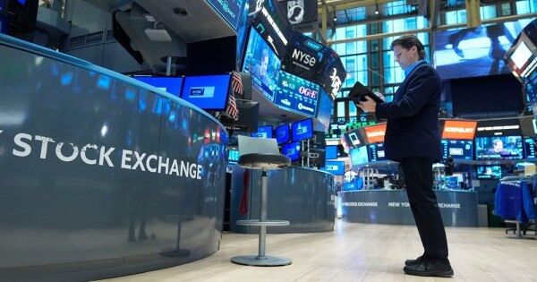 Khối ngoại quay đầu bán ròng tuần VN-Index bốc hơi hơn 94 điểm