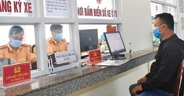 Phí ra biển ôtô tại Hà Nội, TP HCM có thể giảm còn 14 triệu đồng