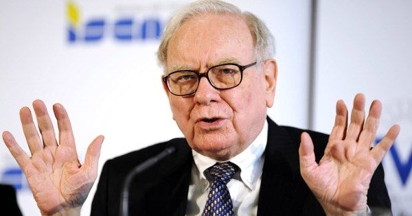Huyền thoại Warren Buffett liên tục phát đi một lời cảnh báo trong suốt 12 quý vừa qua