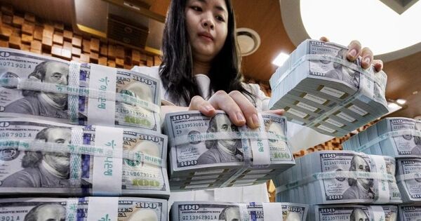 Đồng USD tiếp tục chịu áp lực giảm giá